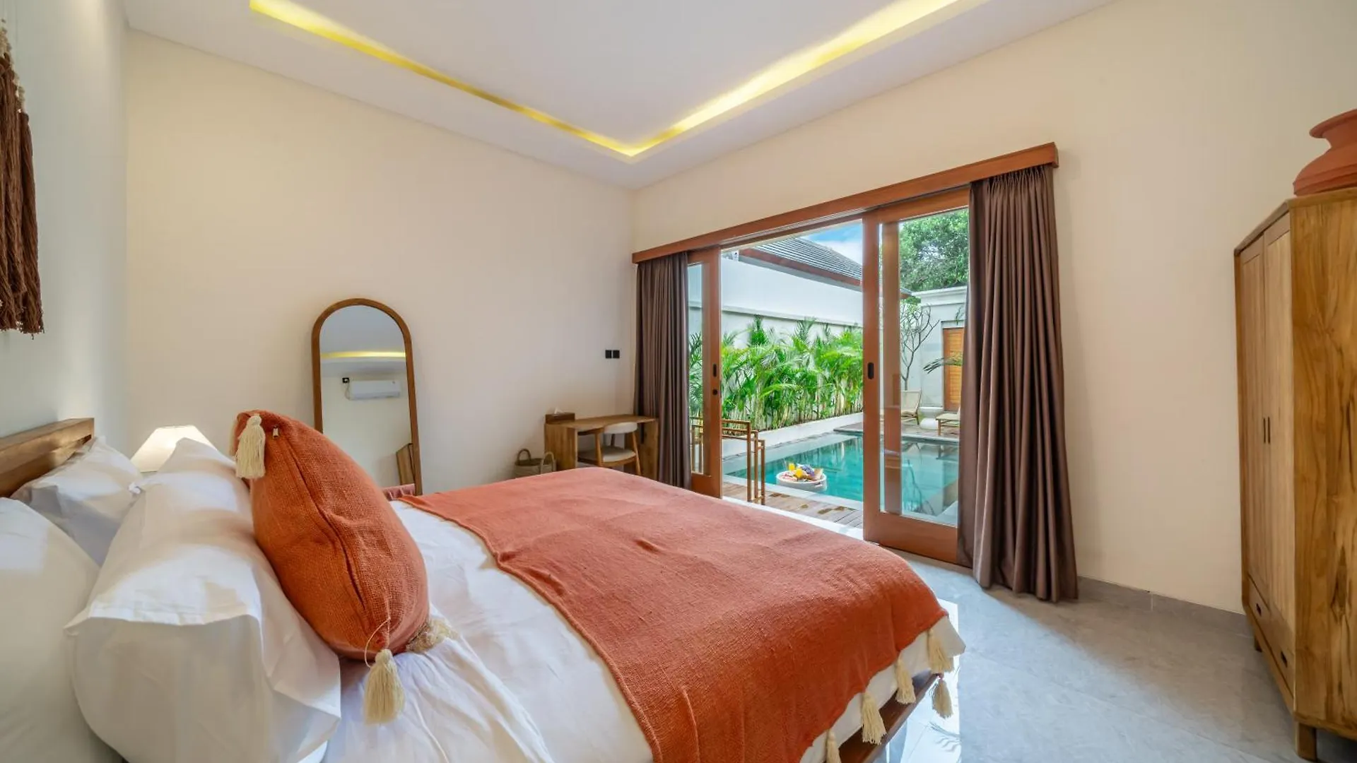 Balibay 3 - Luxurious Private Villa With Pool, Just Minutes From The City Center! Seminyak